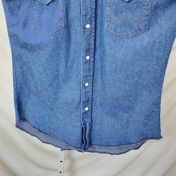 WRANGLER Denim Pearl Snap Western Workwear Shirt Blue Cotton Cowgirl (C-2) - Picture 8 of 9